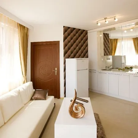 Emerald Paradise * ساني بيتش