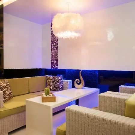 شقة فندقية Emerald Paradise *