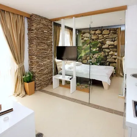 Emerald Paradise ساني بيتش