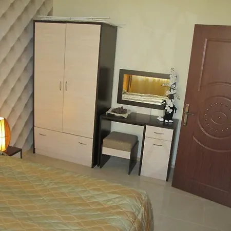 Emerald Paradise ساني بيتش